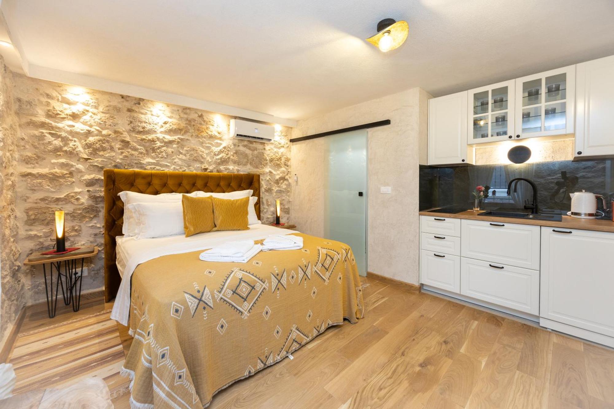Kruna Apartments Est 2024 Split Exteriör bild